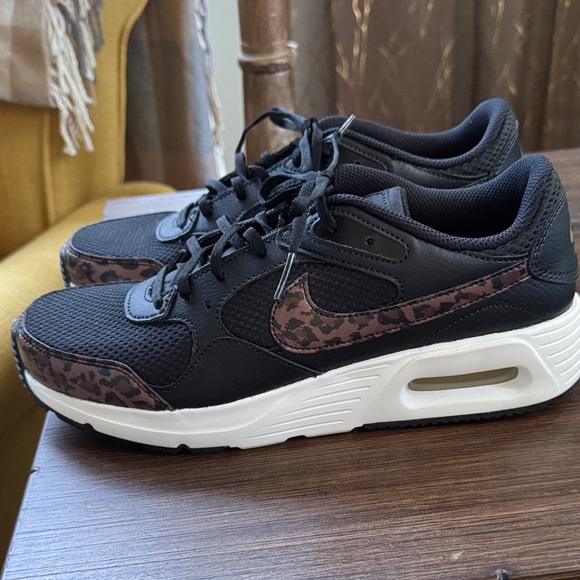 Nike Black and Animal Print Athletic Shoes. NWOT - Picture 2 of 7